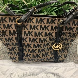 Michael Kors Signature EW Tote